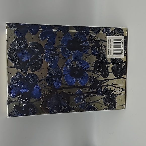 A FLAME TREE hardcover lined notebook with magnetic close - Picture 6 of 10